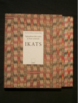 Splendeurs des soies d'Asie centrale, Ikats